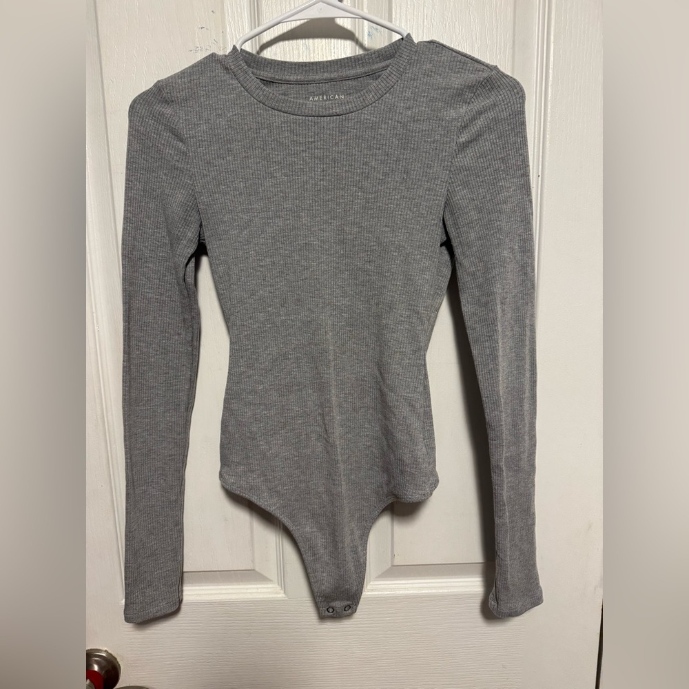 American Eagle Gray Long Sleeve Bodysuit